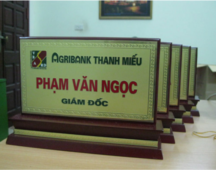 Biển chức danh tam cấp